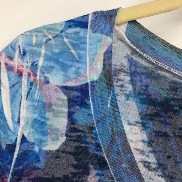 Revolution by Ricki's blue floral short sleeve v-neck t-shirt size M - Picture 12 of 14